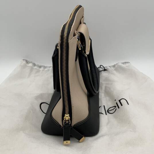 Calvin Klein Womens Beige Black Leather Top Handle Zipper Handbag with Dust Bag image number 4