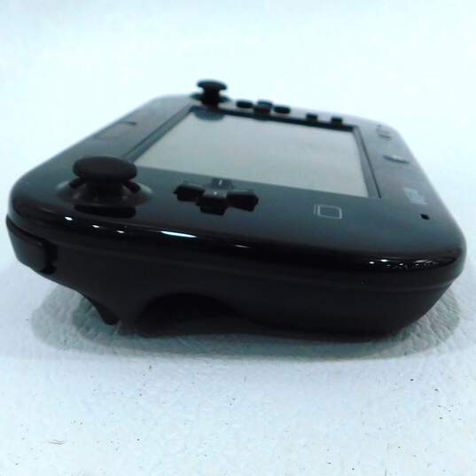 Nintendo Wii U Gamepad and Console image number 11