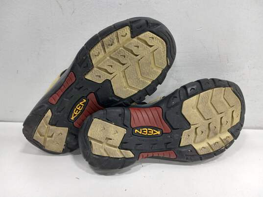 Men's Yellow Sandal Shoes Size 9 image number 6