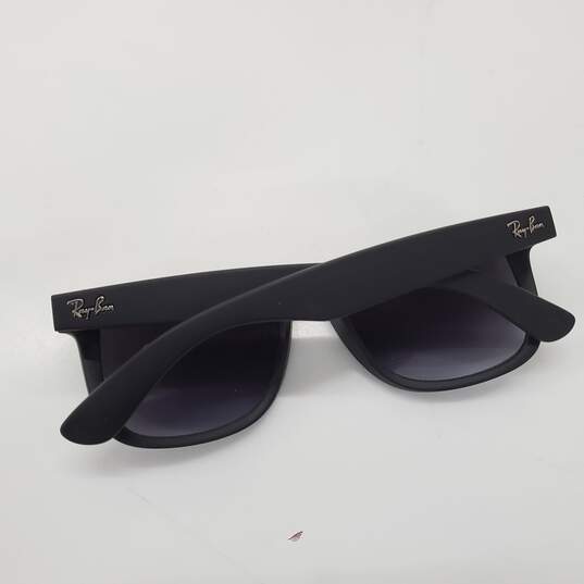 Ray-Ban RB4165 Justin Classic Matte Black Square Sunglasses image number 6