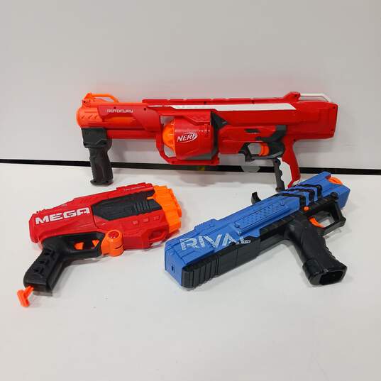 Nerf & Buzz Bee Bundle of Dart Toy Weapons image number 2
