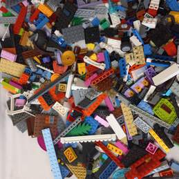 8.5 Pound Bundle Of Assorted Multicolor Lego Building Brick Blocks alternative image