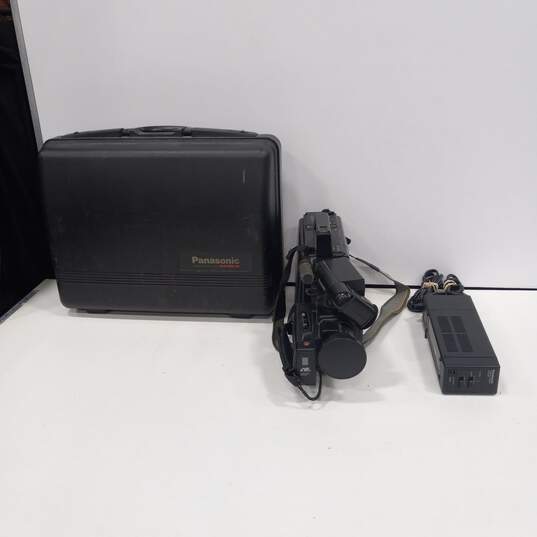 Panasonic NV-M7PX VHS Video Camera w/ Case image number 1