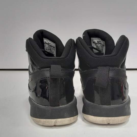 Boys Black Sneakers Size 5Y image number 4