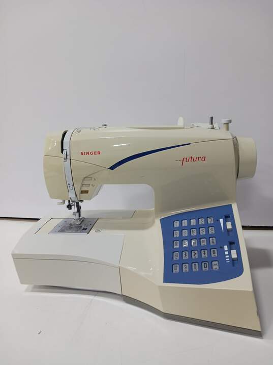 Singer Futura CE-100 Sewing Machine with Foot Pedal & Power Cord image number 3