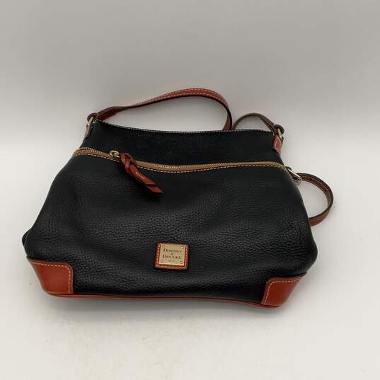 Womens Black Tan Pebble Leather Adjustable Strap Inner Pockets Crossbody Bag image number 1