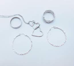 Contemporary 925 Graduated Interlocking Hearts Pendant Necklace Textured Hoop Earrings & Woven & Band Rings 12.8g
