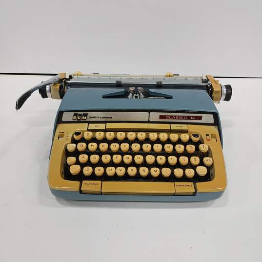 Smith-Corona Vintage Typewriter In Case image number 3