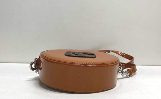 Carel Patent Leather Circle Logo Handbag Cognac image number 3