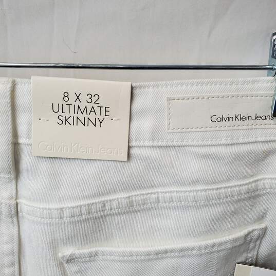 Women's White Calvin Klein Ultimate Skinny Jeans Size 8 x 32 NWT image number 6