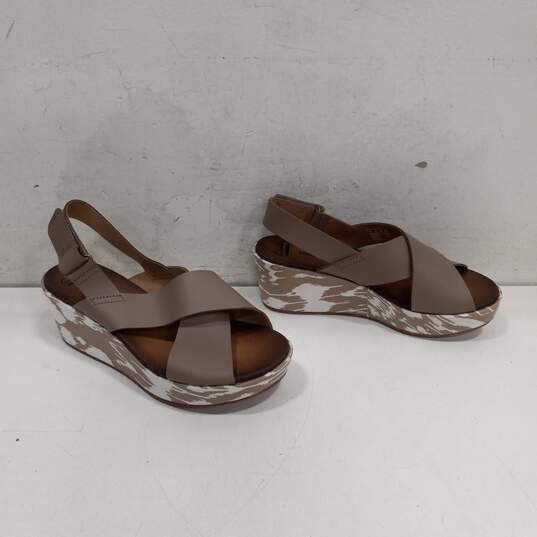 Clarks Women's Stasha Hale 4 Taupe Leather Wedge Sandals Size 8W image number 4