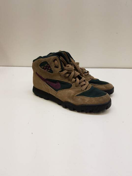 Nike Air Caldera Hiking Boots 685015-252 Size 7 Tan, Green image number 1