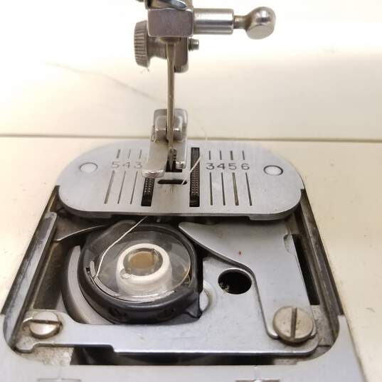 Singer Sewing Machine Zig Zag Model 774-SOLD AS IS, FOR PARTS OR REPAIR image number 3
