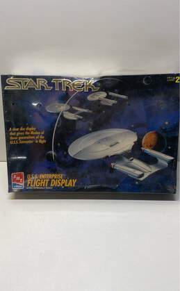 Star Trek Amt Ertl U.S.S. Enterprise Flight Display Model Kit