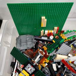 6.4lb Bundle of Assorted Lego Building Bricks and Pieces