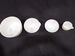 Set 4 Assorted Pieces Of White Pyrex Dinnerware alternative image