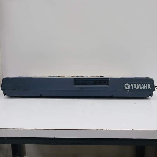 Yamaha PSR-262 Electronic Keyboard image number 2