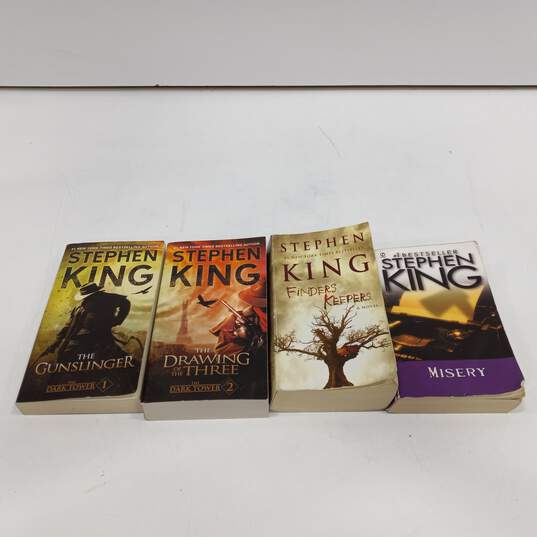 Bundle of 4 Assorted Stephen King Novel Books image number 1