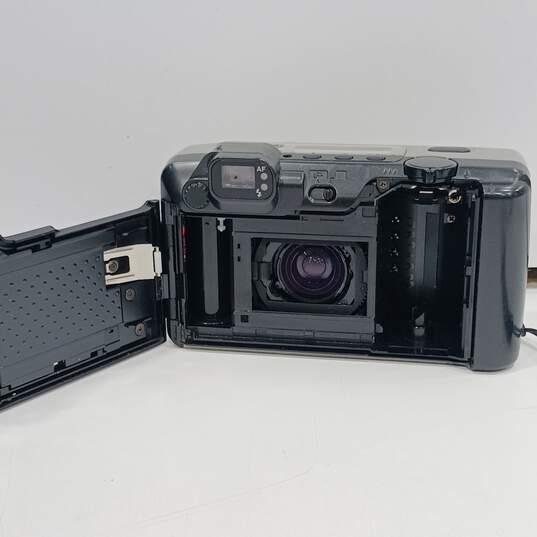 Pentax IQ Zoom 90MC Quartz Date Camera in Black Leather Case image number 3