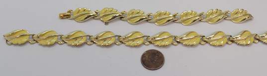 Vintage Coro Goldtone Yellow Enamel Leaf Linked Chain Necklace & Bracelet Set 53.7g image number 2