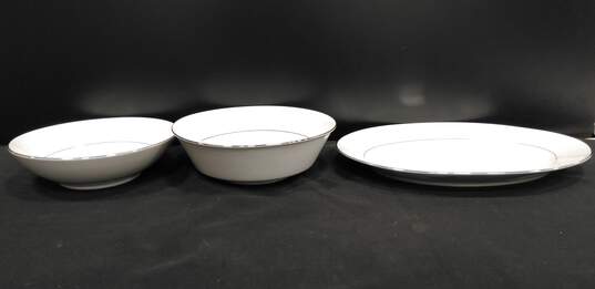 Bundle Of Contemporary  Tahoe Bowls & Serving Dish image number 10