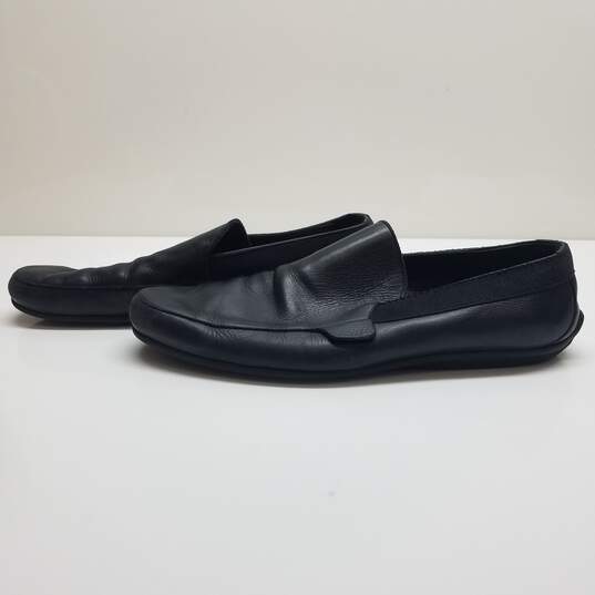 AUTHENTICATED Gucci Black Leather Slip On Loafers Size 13 image number 2