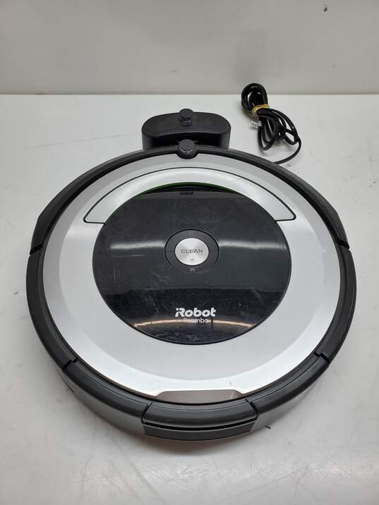 iRobot Roomba 690 Vacuum Cleaner with Integrated Charging Dock - Untested for Parts/Repairs image number 1