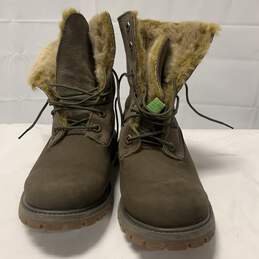 Women's Winter Boots Size: 7.5