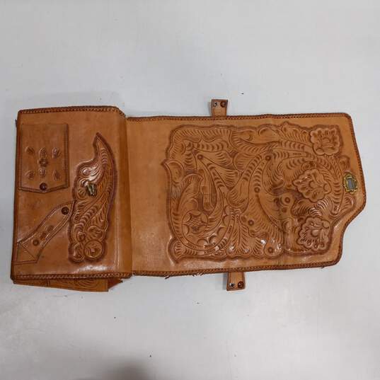 Brown Leather Tooled Pattern Clutch Style Wallet Handbag image number 5