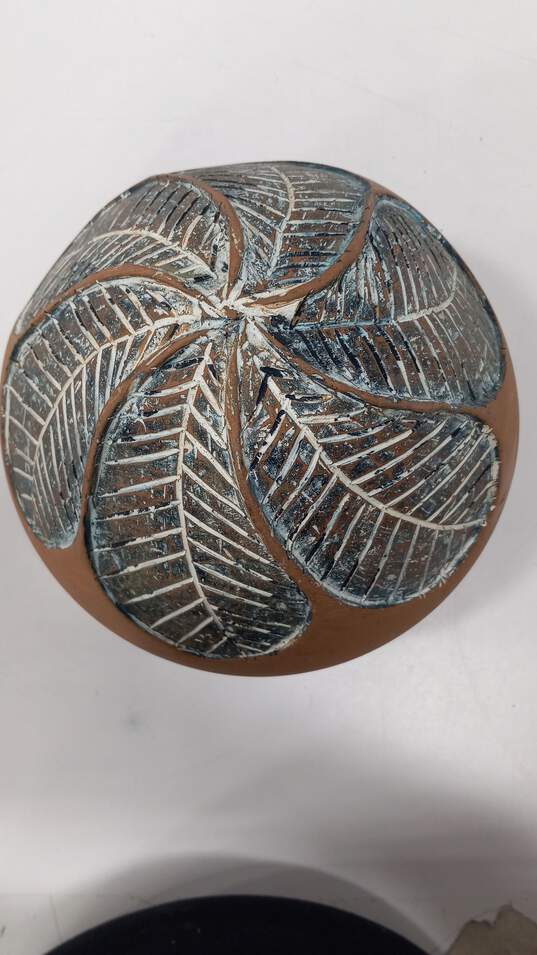 Native American Style Western Art Pottery Jar Leaf Patten image number 4