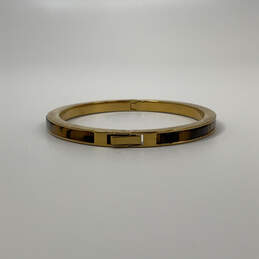 Designer J. Crew Gold-Tone Round Tortoise Clamp Hinged Bangle Bracelet alternative image