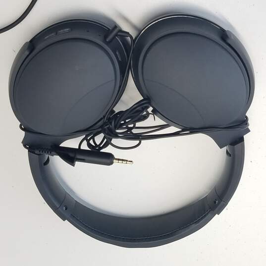 Bundle of 2 Assorted Headphones image number 7