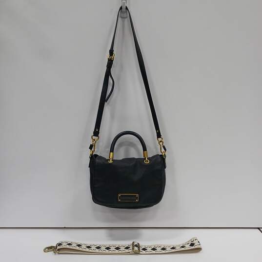 Women's Black Leather Purse image number 1