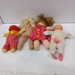 Bundle of 4 Assorted Cabbage Patch Dolls alternative image