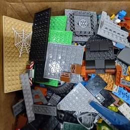 9 Lb Bundle of Legos alternative image