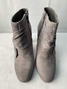 Women's Grey Suede High Heel Shoes Size 6M