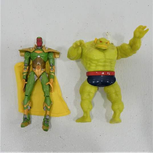 VTG 1990s Toy Biz Marvel Action Figures Beast Iron Man Dreadknight Hulk Buster image number 4