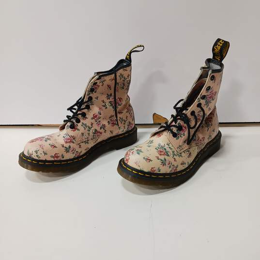Women's Dr. martens Floral Pascal Design Boots Size 7 M image number 1