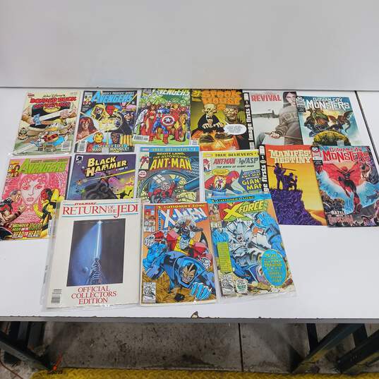 Bundle of 15 Assorted Comics Books image number 1