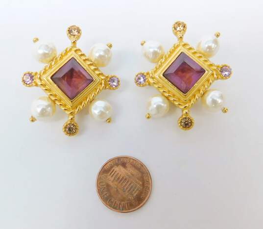 Vintage Christian Lacroix Gold Tone Faux Pearl Purple Crystal Clip Earrings 34.0g image number 7