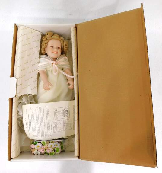 Danbury Mint Shirley Temple Flower Girl Family Album Doll IOB image number 5