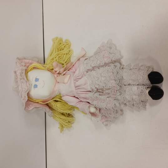Collectable Doll image number 3