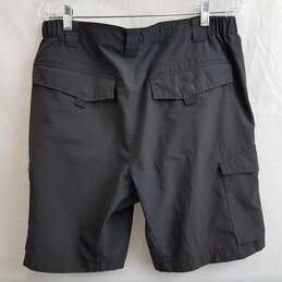Men's dark gray hiking trail cargo shorts size 34 alternative image