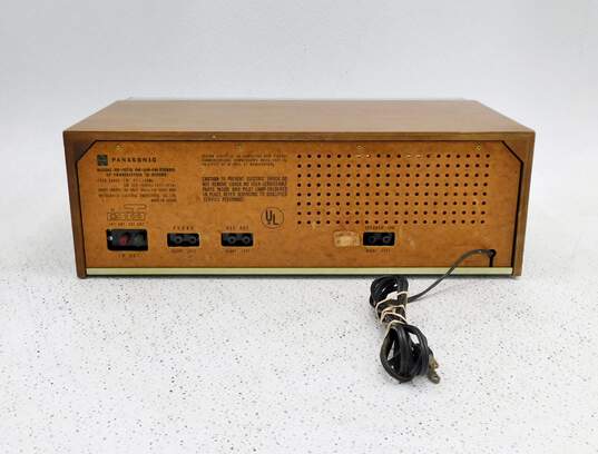 VNTG Panasonic Model RE-7070 FM/AM/8 Track Audio System w/ Attached Power Cable image number 10