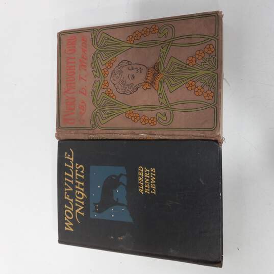 Vintage Pair of Classic Fiction Books image number 1