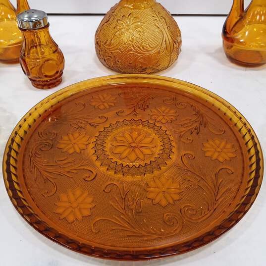 Bundle of 13 Amber Glass Dishes image number 4