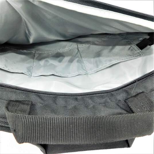 AmazonBasics 11.6-Inch Macbook, Laptop and Tablet Shoulder Bag, Black image number 5