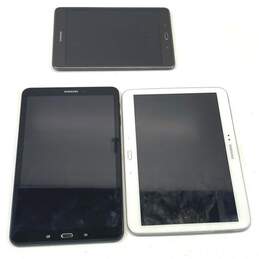Samsung Galaxy Tablets Assorted Model Lot of 3 (For Parts or Repair) alternative image