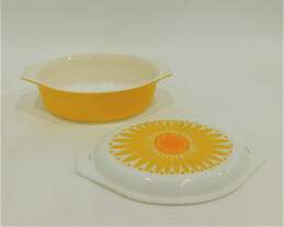 Vintage Pyrex Yellow Daisy Sunflower 2.5 Qt. Oval Casserole Dish w/ Lid alternative image