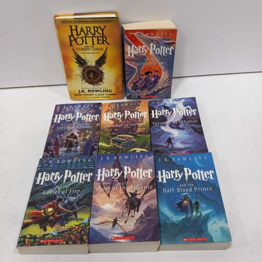 Bundle of 8 Assorted Harry Potter Books image number 2